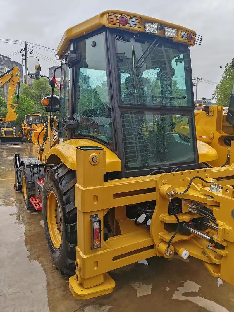 JCB 3CX backhoe loader · Cab, loader arms and front structure
